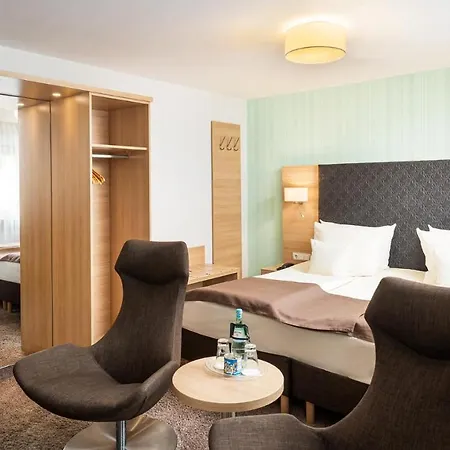 Ringhotel 3* Rüdesheim nad Renem
