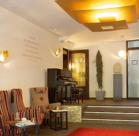 Ringhotel 3* Rüdesheim nad Renem