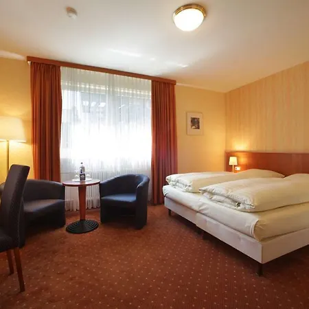 Ringhotel 3* Rüdesheim nad Renem