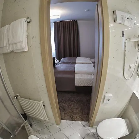 Ringhotel 3* Rüdesheim nad Renem